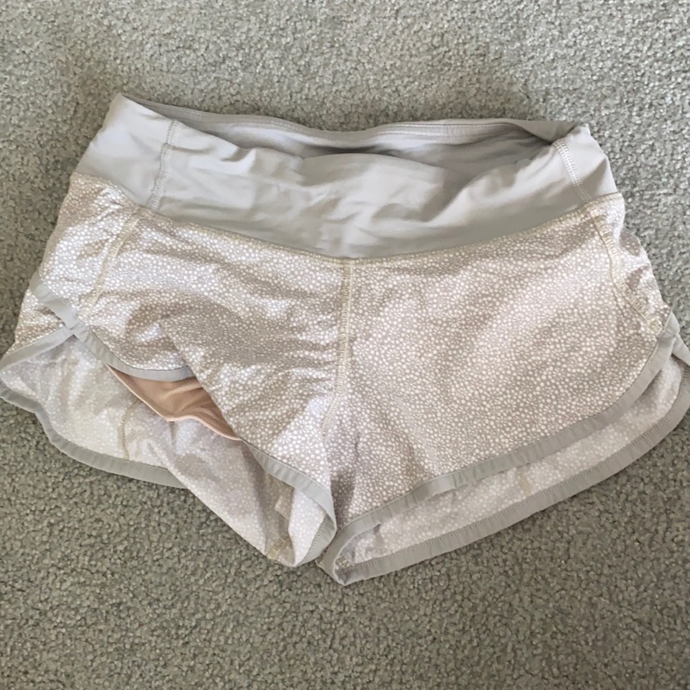 LULULEMON SHORT SHORTS